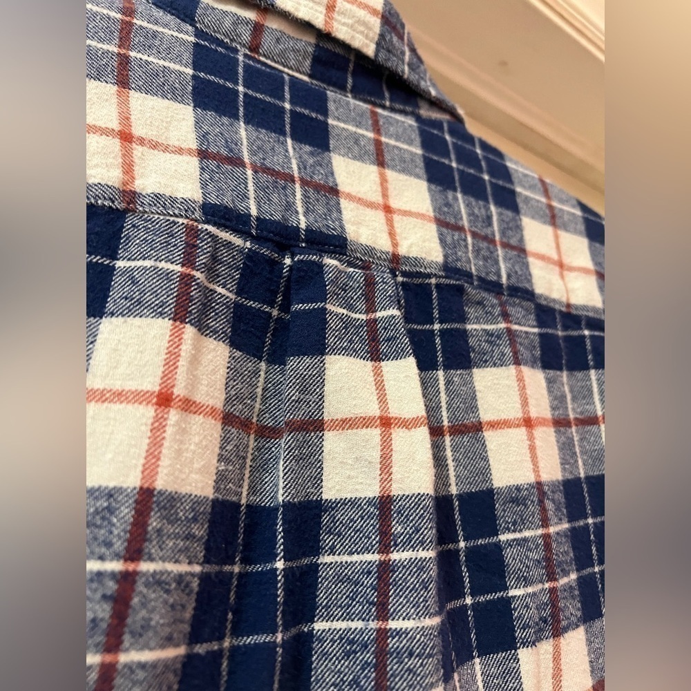 ⚫️ BOGO J. Crew women’s plaid shirt size small - Picture 4 of 6